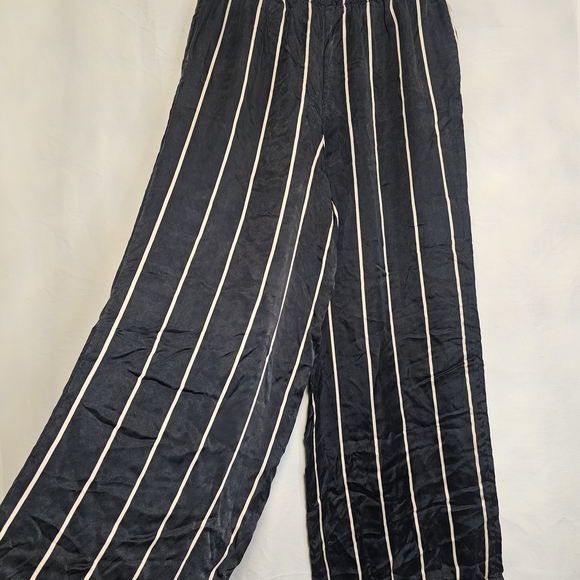 Victoria's Secret Black and Cream Striped 100% Cupro Medium - Picture 2 of 7
